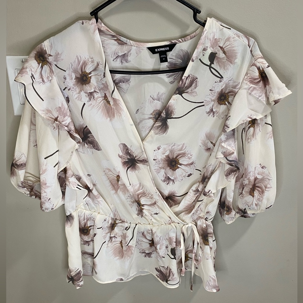 EXPRESS flowered blouse, EUC, size Medium